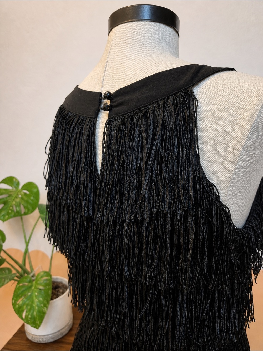 Point Black Fringe Mini Dress, Flapper - Picture 3 of 6
